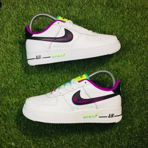 Nike Air Force 1 LV8 (GS) - Picture 2 of 10